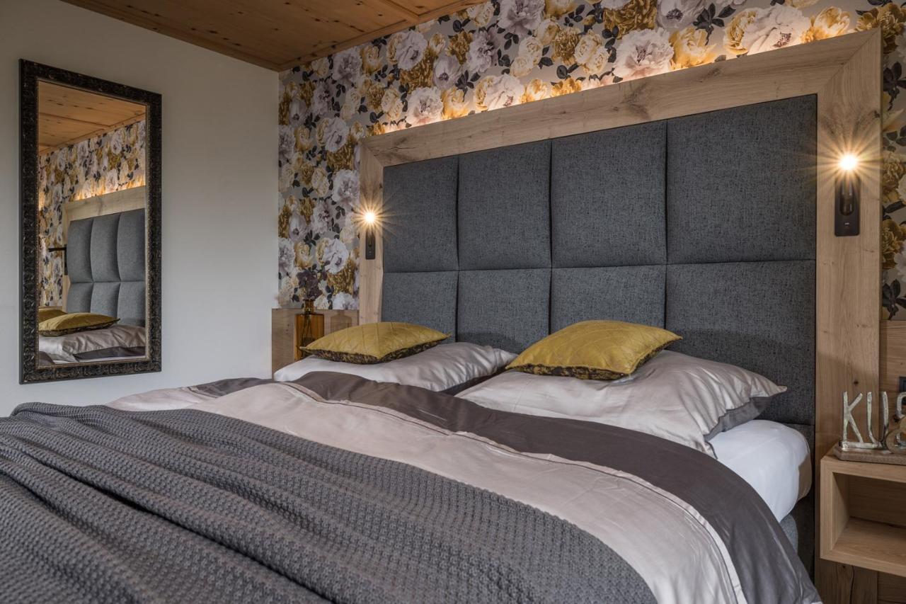 Hotel Burgschrofn Тукс Екстериор снимка