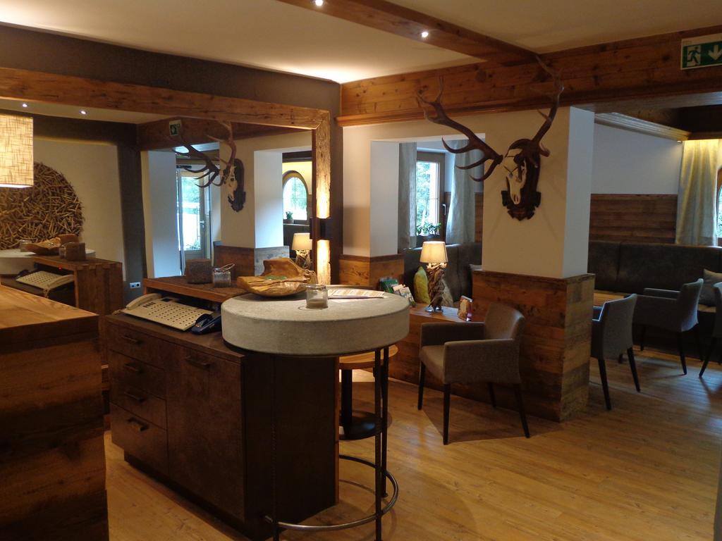 Hotel Burgschrofn Тукс Екстериор снимка