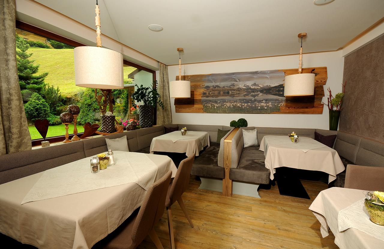 Hotel Burgschrofn Тукс Екстериор снимка