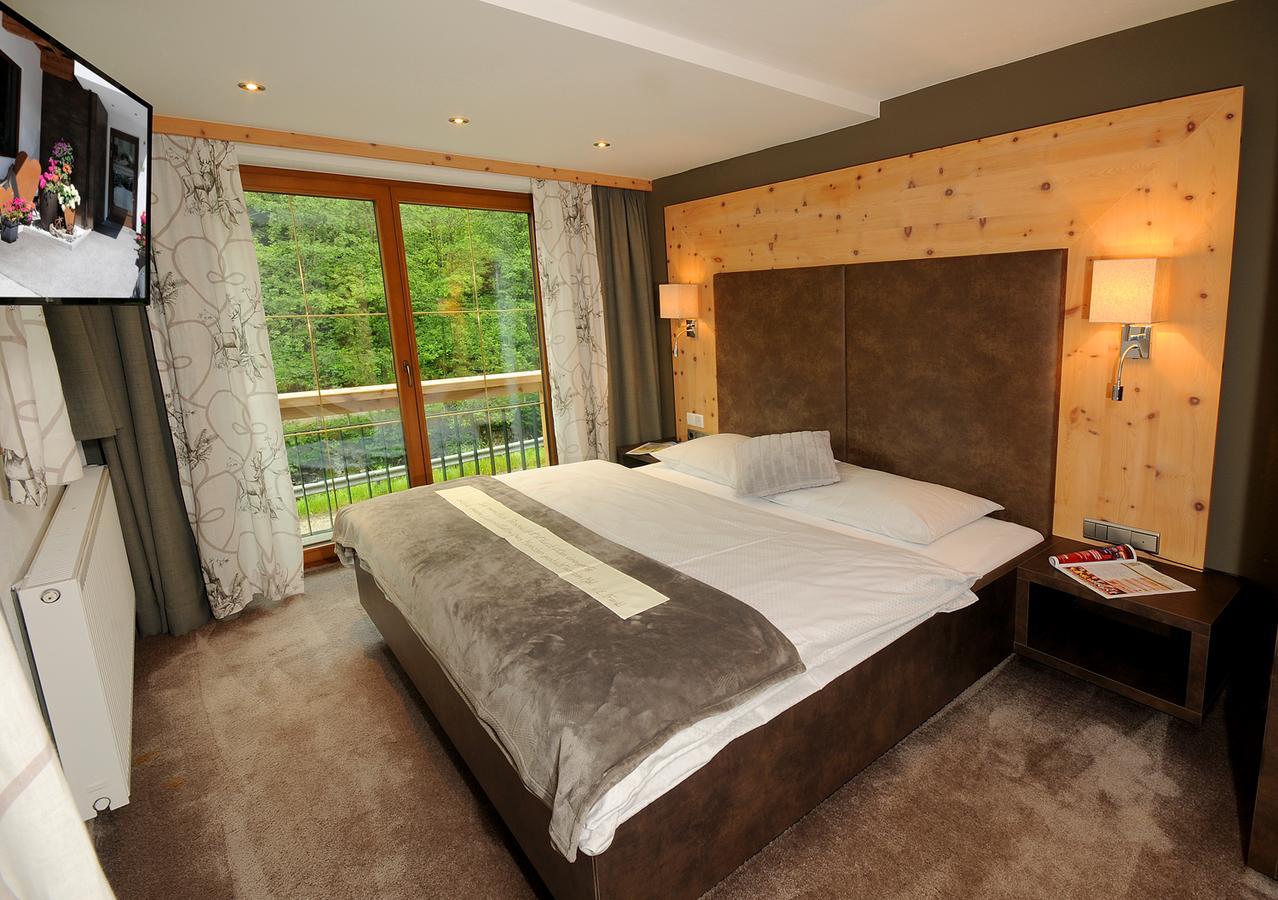 Hotel Burgschrofn Тукс Екстериор снимка
