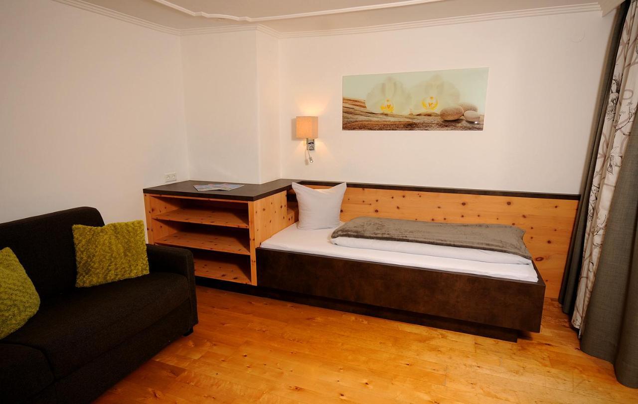 Hotel Burgschrofn Тукс Екстериор снимка